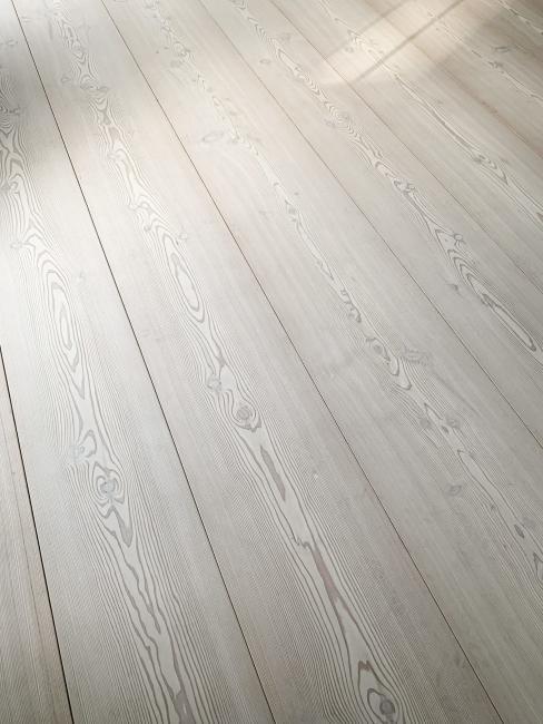 Douglasie Dielen weiss gelaugt und geölt