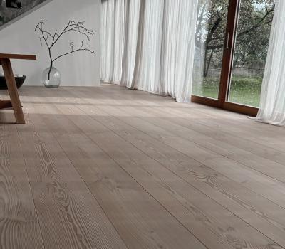 Douglasie_Dom_Schwedisch_weiss
