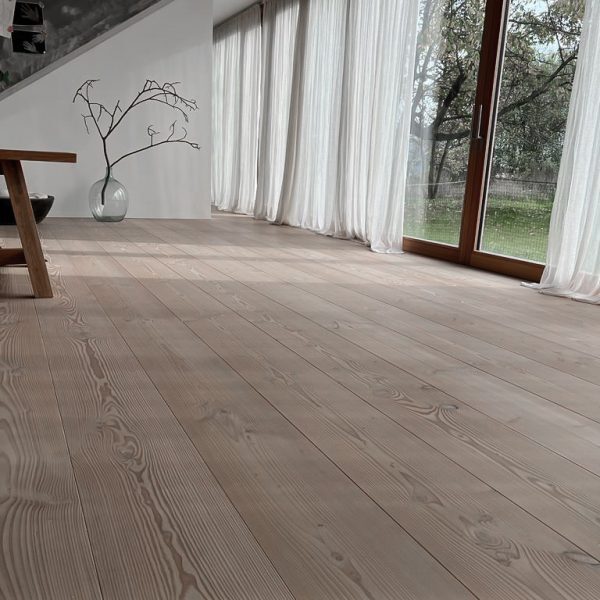 Douglasie_Dom_Schwedisch_weiss