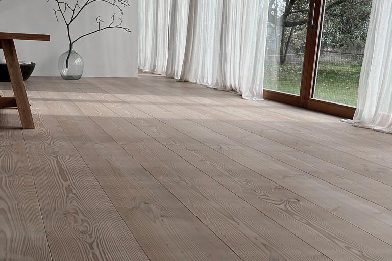 Douglasie_Dom_Schwedisch_weiss