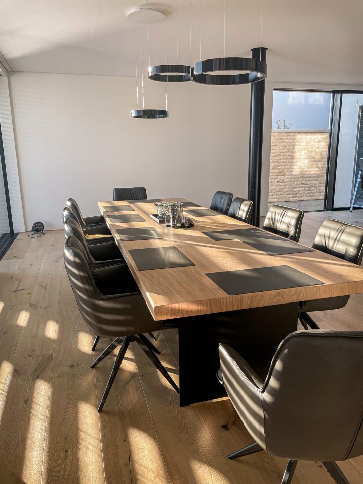 Eiche_Esszimmertisch_gebürstet