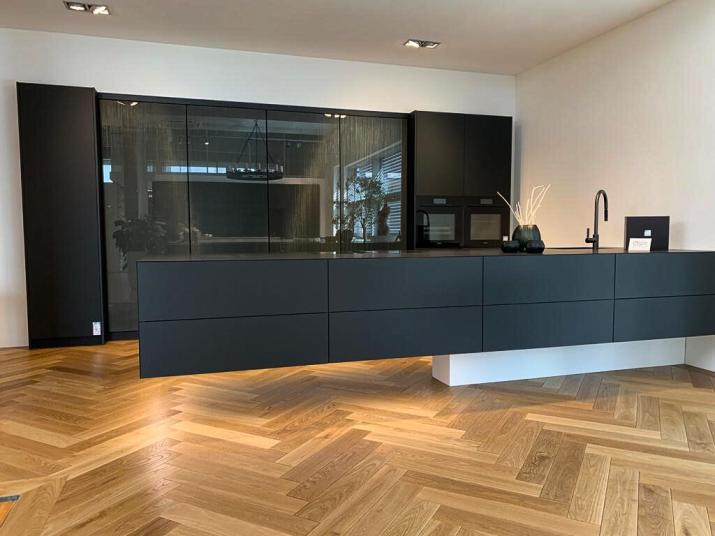 Fischgrätparkett Eiche Black-Forest-21