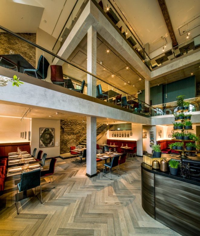 Fischgrätparkett Dom-France