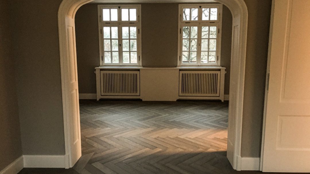 Fischgrätparkett Eiche Dom-Gamsleder