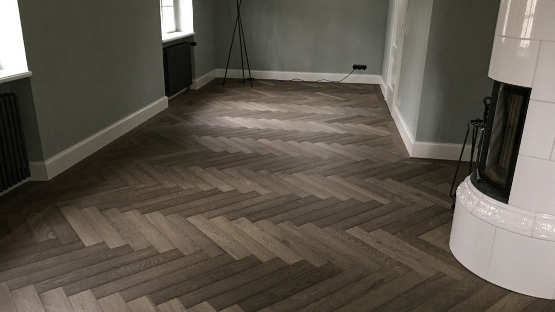 Fischgrätparkett Eiche Dom-Gamsleder