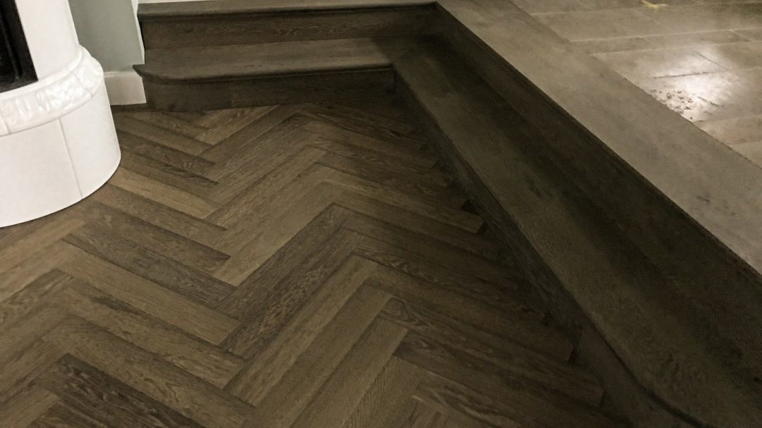 Fischgrätparkett Eiche Dom-Gamsleder