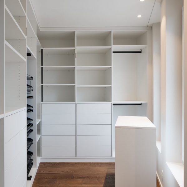 LHD Dom-Antic_Premium