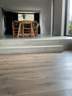 Massivholzdielen Eiche Dom-Betongrau