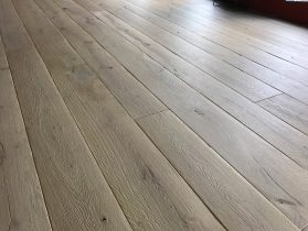 Schlossdielen Chalet-Edelweiß-Dielenschmiede