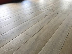 Schlossdielen Chalet-Edelweiß-Dielenschmiede