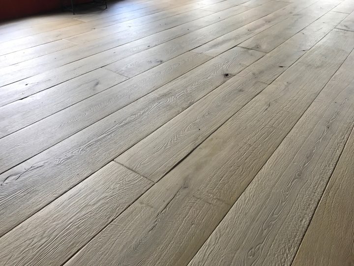 Schlossdielen Chalet-Edelweiß-Dielenschmiede