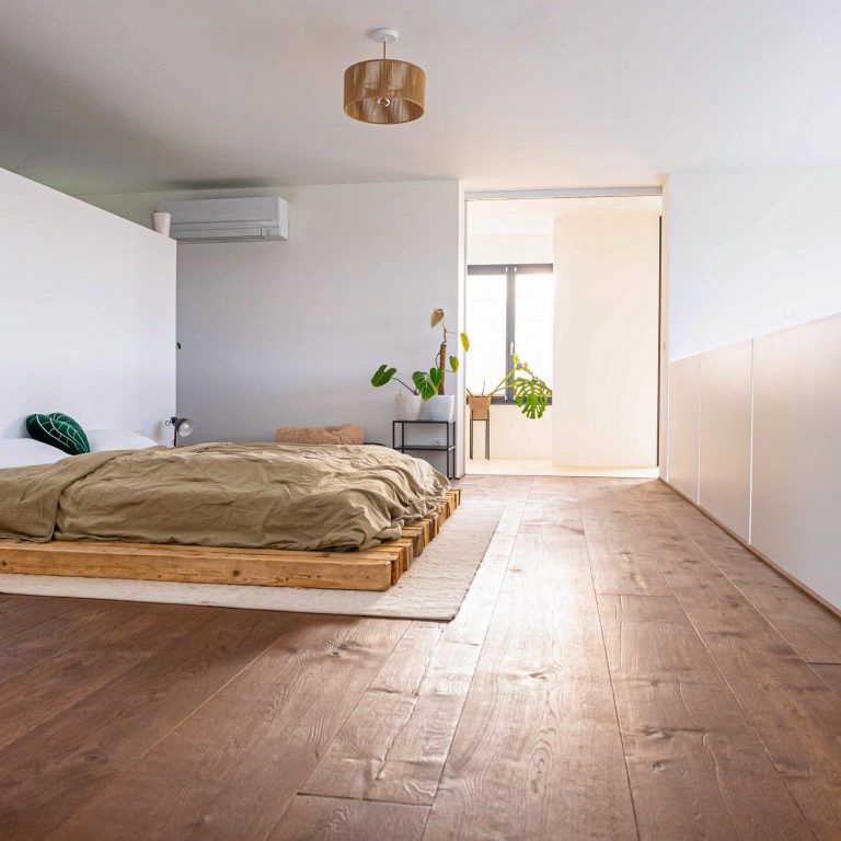 Schlossdielen Chalet-Soft Tabacco 20_22885_extern (4)