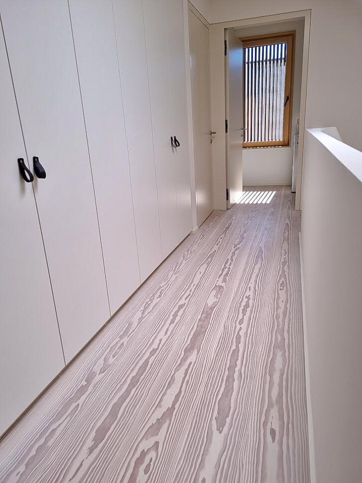 Schlossdielen Douglasie Korn-selbst geölt_Premium Auslese