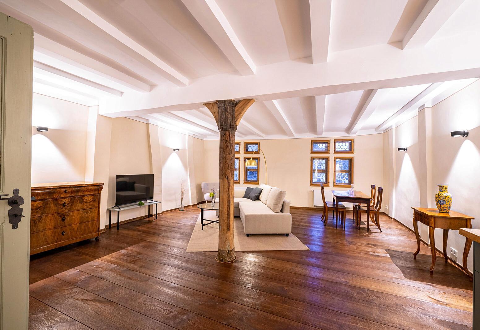 Schlossdielen Massiv_Dom-Tabacco20