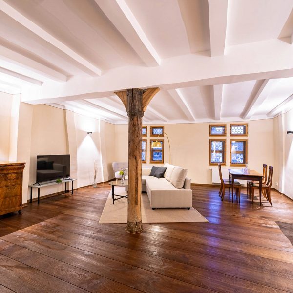 Schlossdielen Massiv_Dom-Tabacco20