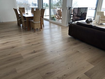 Schlossdielen Eiche gebürstet - Elfenbein 2017