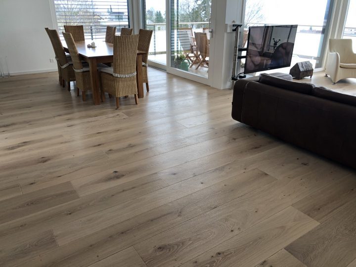 Schlossdielen Eiche gebürstet - Elfenbein 2017